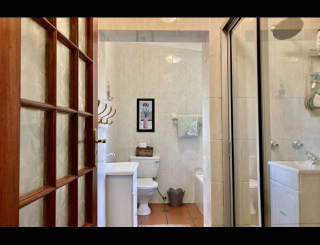 4 BEDROOM HOUSE FOR SALE IN KENSINGTON